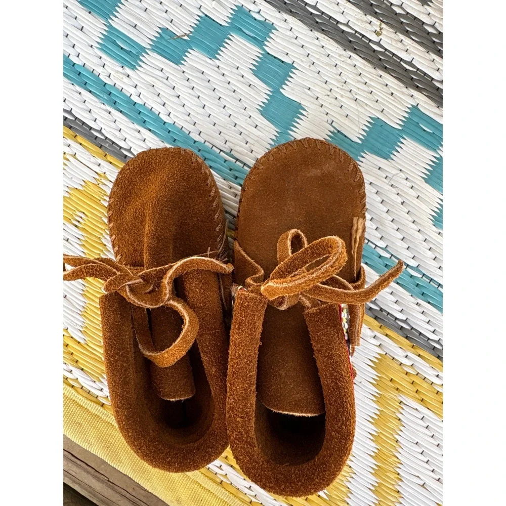 Vintage Minnetonka Kids Brown Suede Moccasin Boots Woven Trim Made in USA Size 4